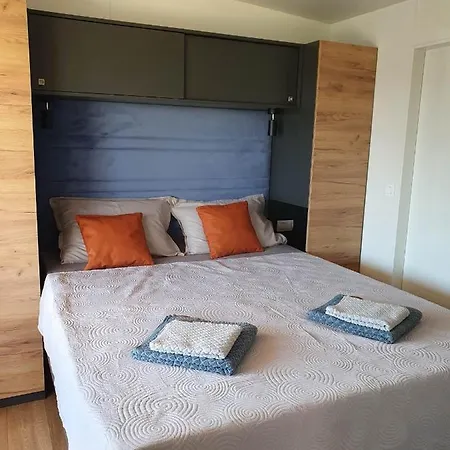 Mobile Homes Karlo & Dino بولا