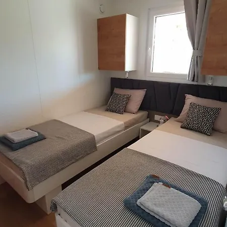 Mobile Homes Karlo & Dino *