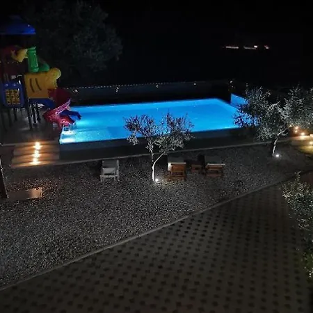 Mobile Homes Karlo & Dino بيت للعطل