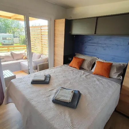 Mobile Homes Karlo & Dino *