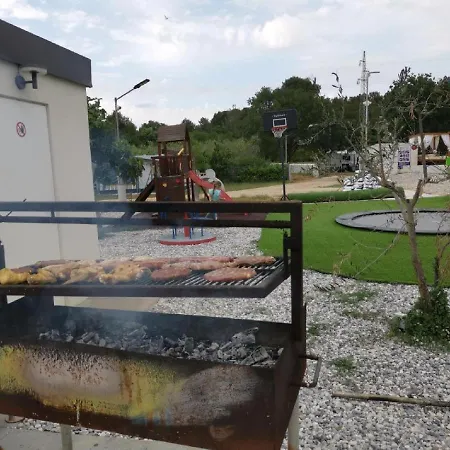 Casa vacanze Mobile Homes Karlo & Dino Pola