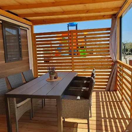 Mobile Homes Karlo & Dino Semesterbostad *