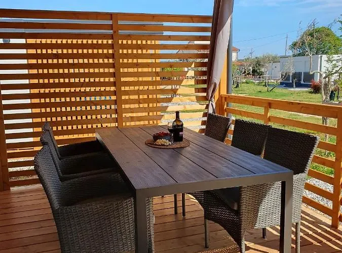 Vakantiehuis Mobile Homes Karlo & Dino Pula