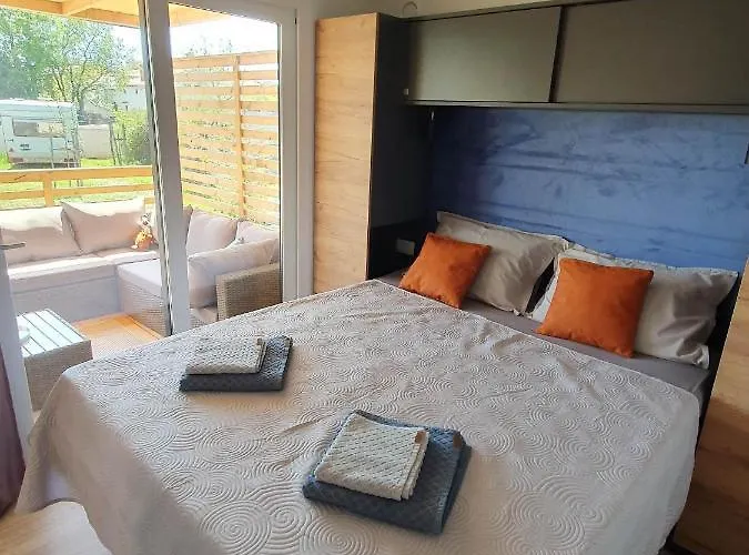 Mobile Homes Karlo & Dino *