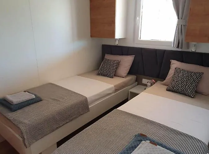 Mobile Homes Karlo & Dino *